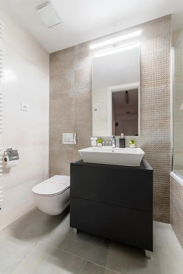 North Twin1 - Aviatiei Apartment Bucharest Romania